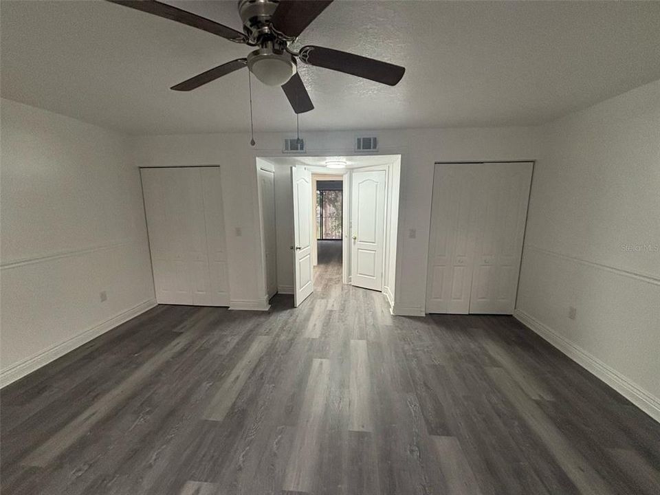 На продажу: $169,000 (2 спален, 2 ванн, 1128 Квадратных фут)