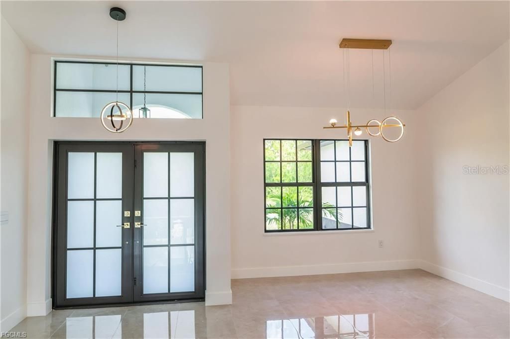 For Sale: $525,000 (4 beds, 2 baths, 2097 Square Feet)