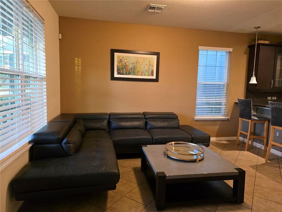 For Rent: $2,900 (4 beds, 2 baths, 2115 Square Feet)