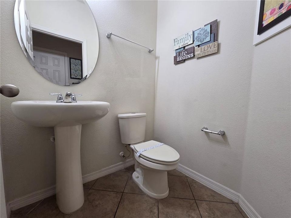 For Rent: $2,900 (4 beds, 2 baths, 2115 Square Feet)