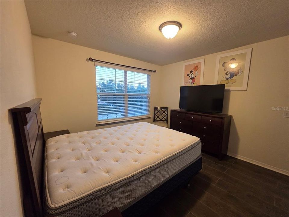 For Rent: $2,900 (4 beds, 2 baths, 2115 Square Feet)