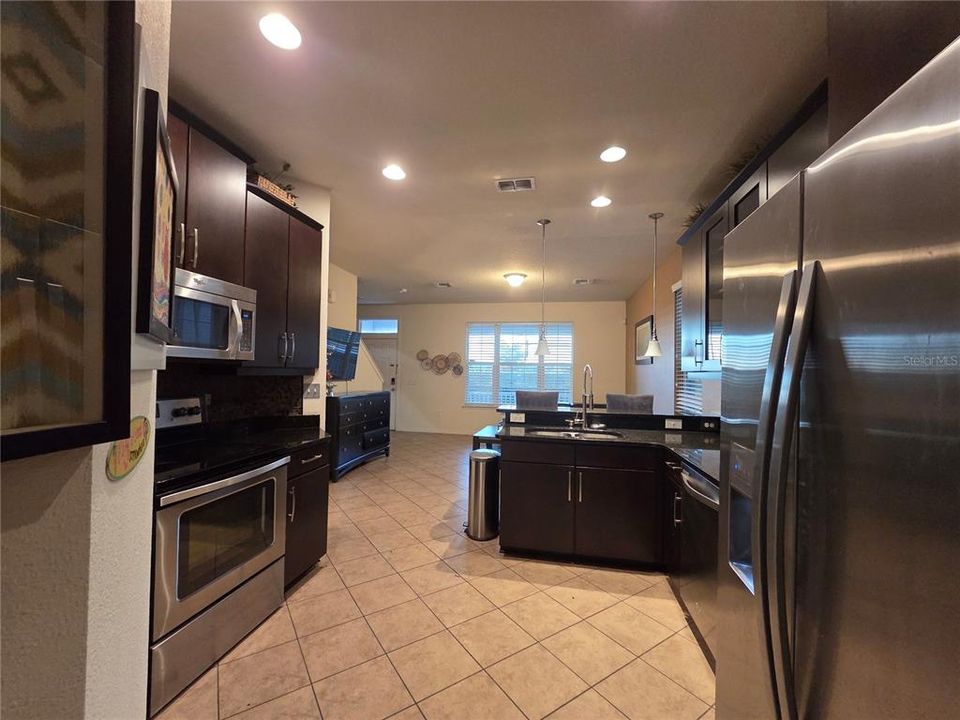 For Rent: $2,900 (4 beds, 2 baths, 2115 Square Feet)