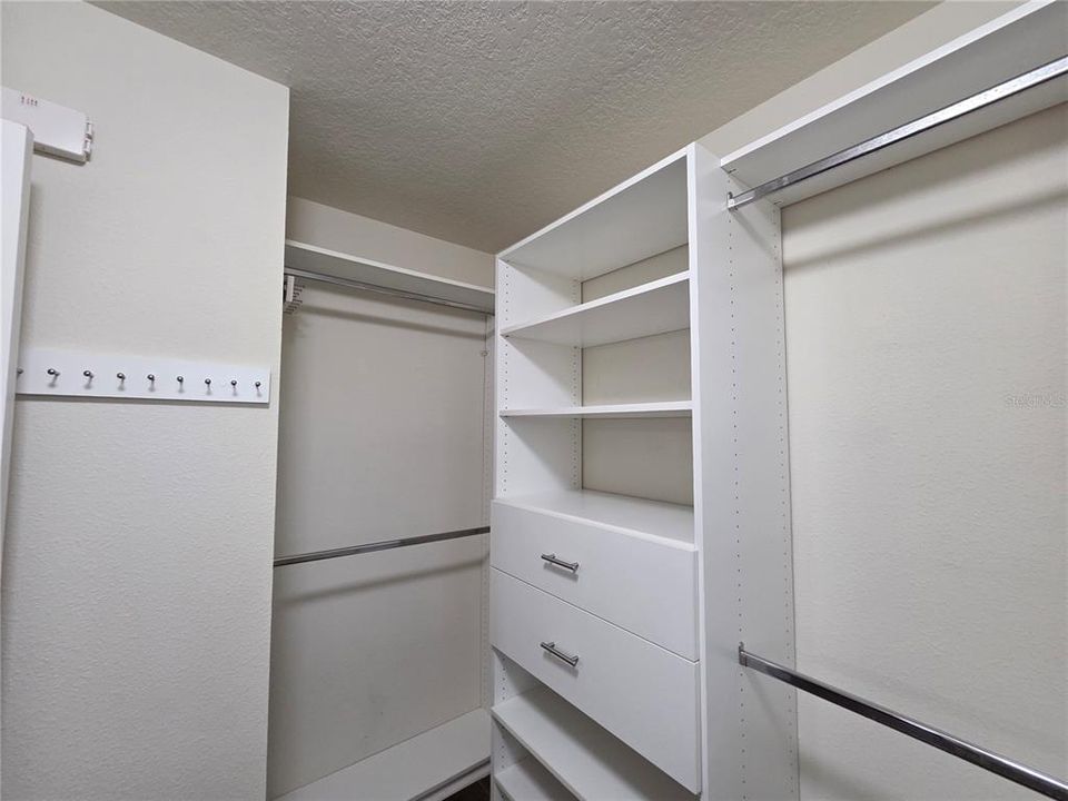 For Rent: $2,900 (4 beds, 2 baths, 2115 Square Feet)