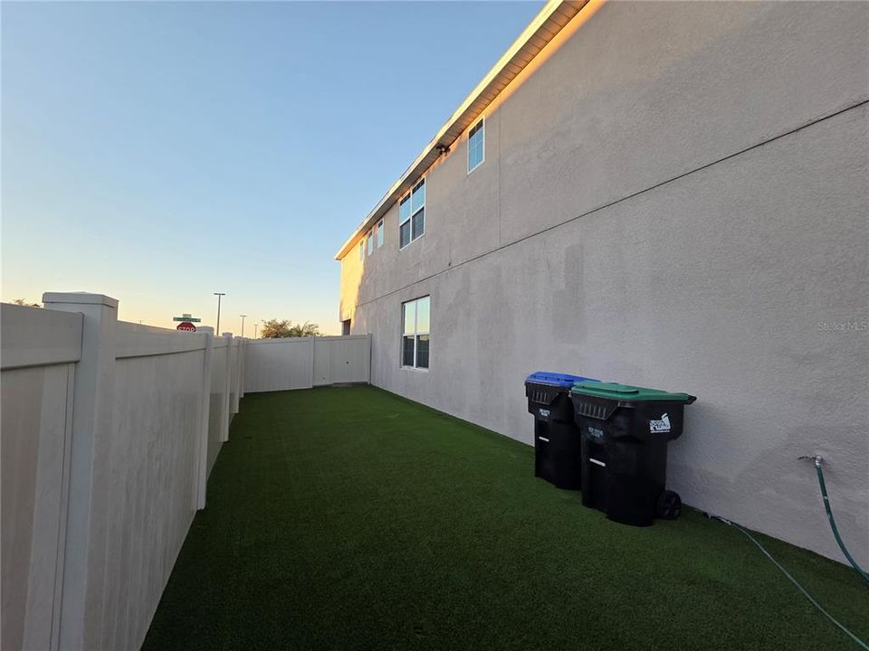 For Rent: $2,900 (4 beds, 2 baths, 2115 Square Feet)