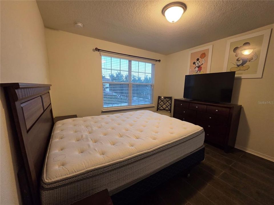 For Rent: $2,900 (4 beds, 2 baths, 2115 Square Feet)