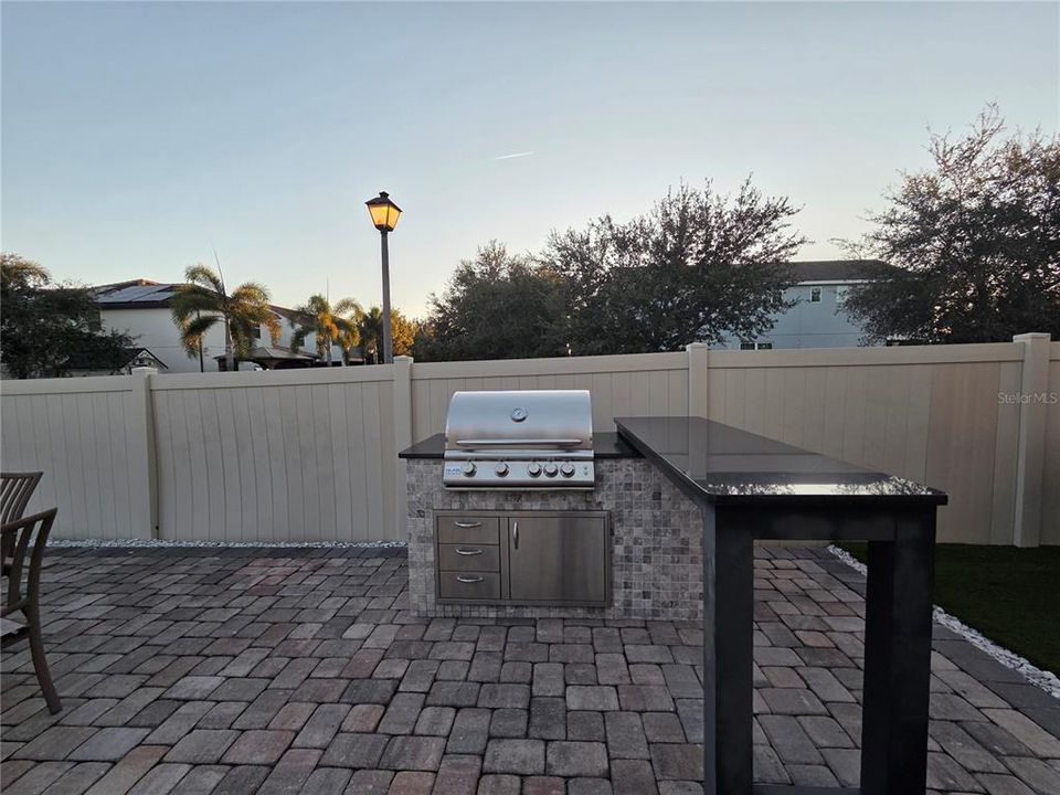 For Rent: $2,900 (4 beds, 2 baths, 2115 Square Feet)