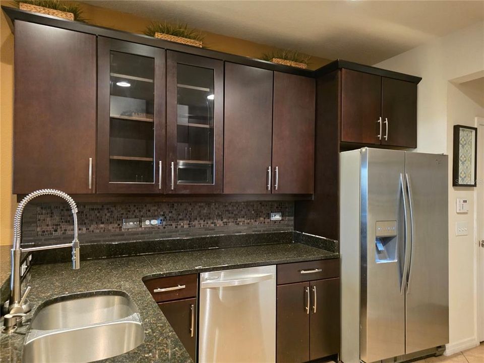 For Rent: $2,900 (4 beds, 2 baths, 2115 Square Feet)