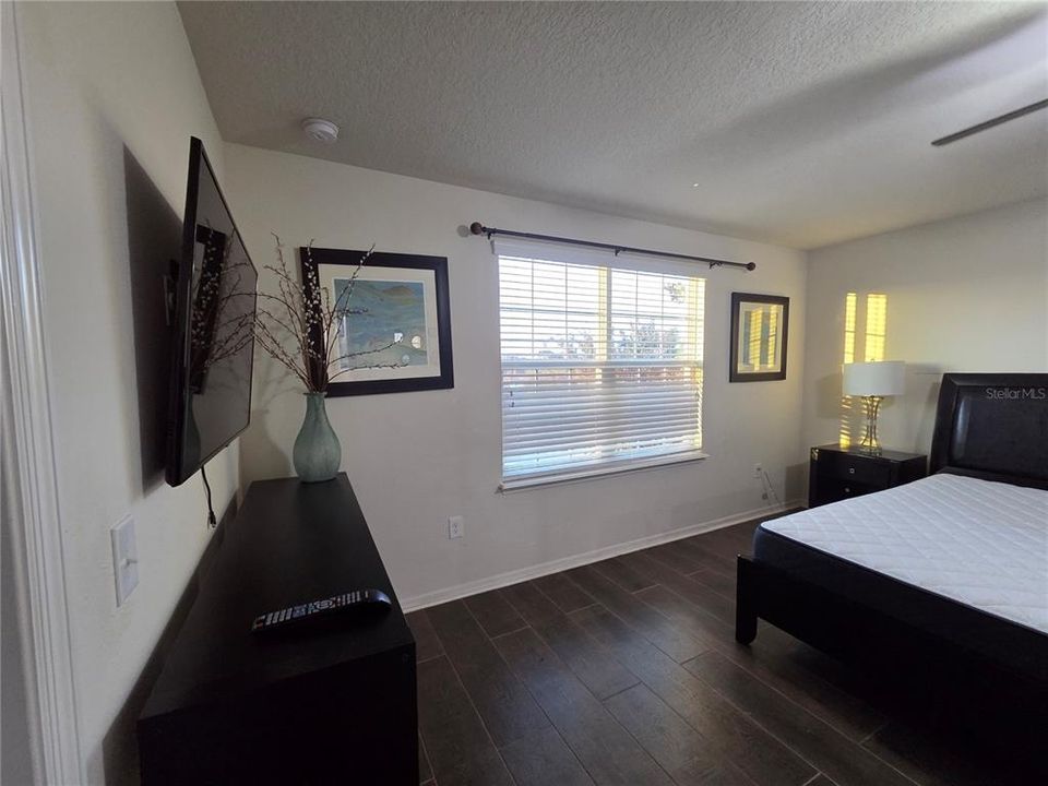 For Rent: $2,900 (4 beds, 2 baths, 2115 Square Feet)