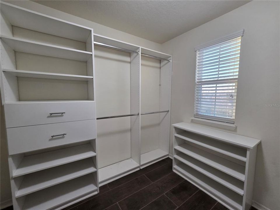 For Rent: $2,900 (4 beds, 2 baths, 2115 Square Feet)