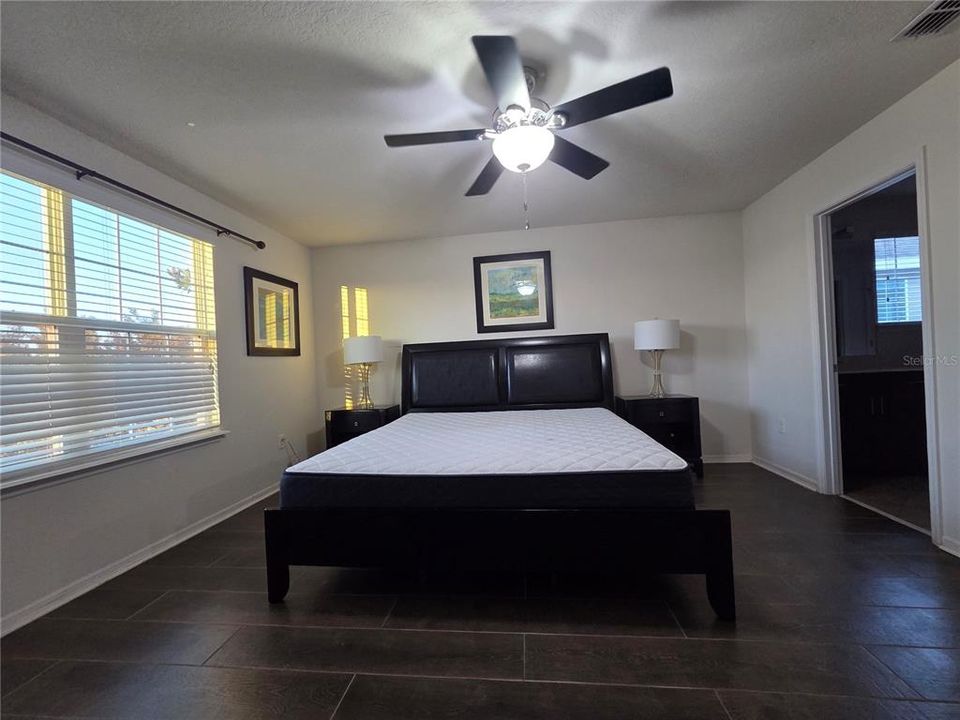 For Rent: $2,900 (4 beds, 2 baths, 2115 Square Feet)