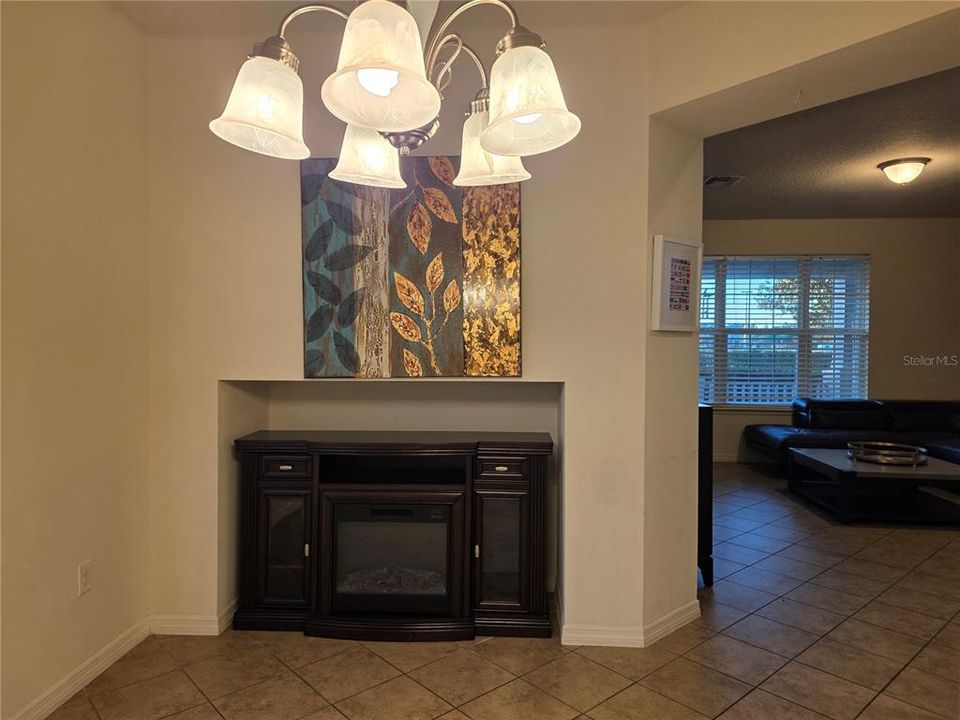 For Rent: $2,900 (4 beds, 2 baths, 2115 Square Feet)