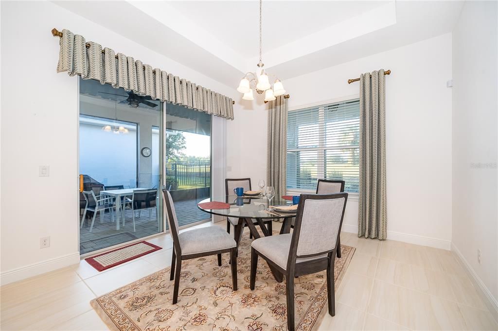 En Venta: $575,000 (3 camas, 2 baños, 2470 Pies cuadrados)