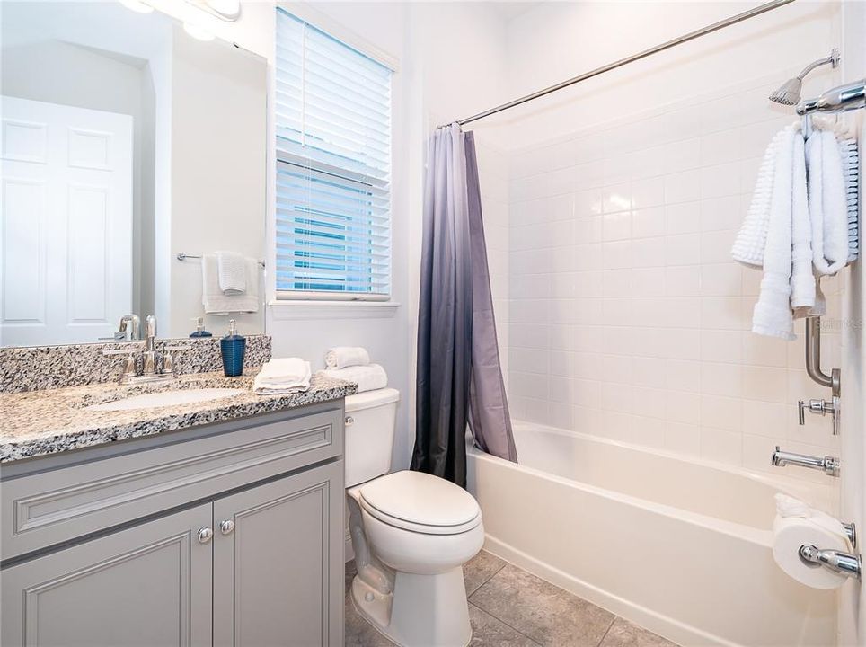 En Venta: $575,000 (3 camas, 2 baños, 2470 Pies cuadrados)