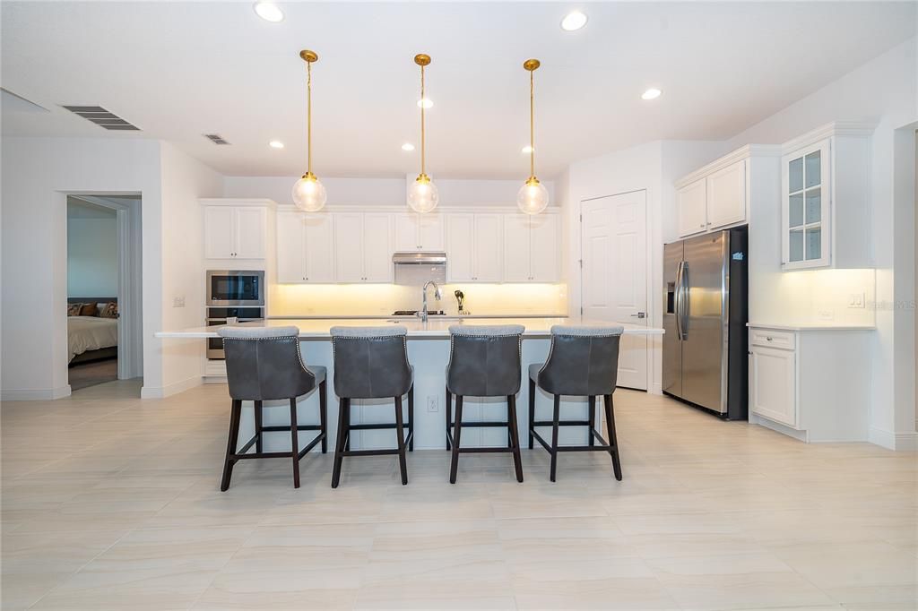 En Venta: $575,000 (3 camas, 2 baños, 2470 Pies cuadrados)