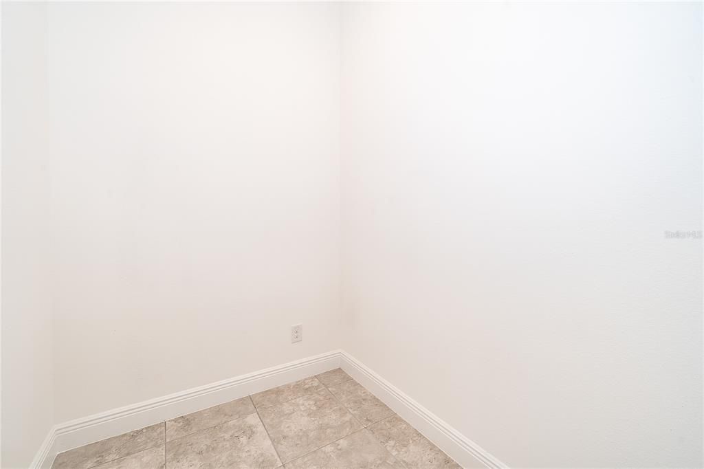 En Venta: $575,000 (3 camas, 2 baños, 2470 Pies cuadrados)