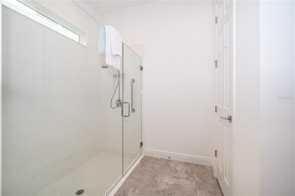 En Venta: $575,000 (3 camas, 2 baños, 2470 Pies cuadrados)