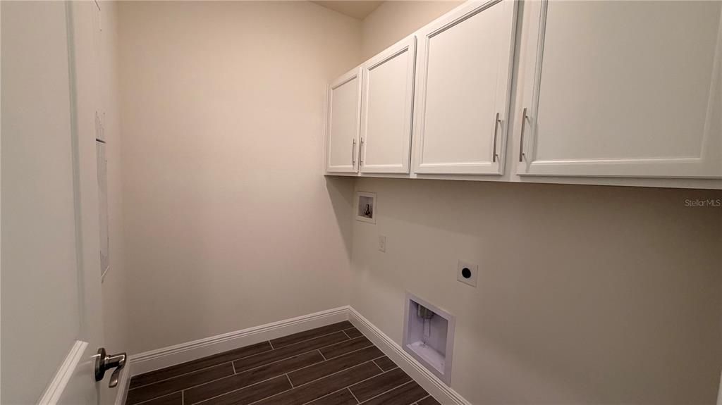 For Sale: $348,455 (3 beds, 2 baths, 1807 Square Feet)