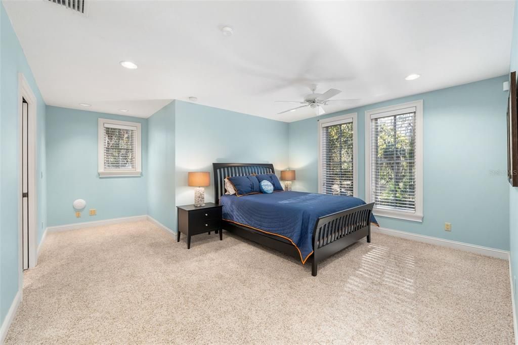 待售: $1,685,000 (6 贝兹, 5 浴室, 6343 平方英尺)