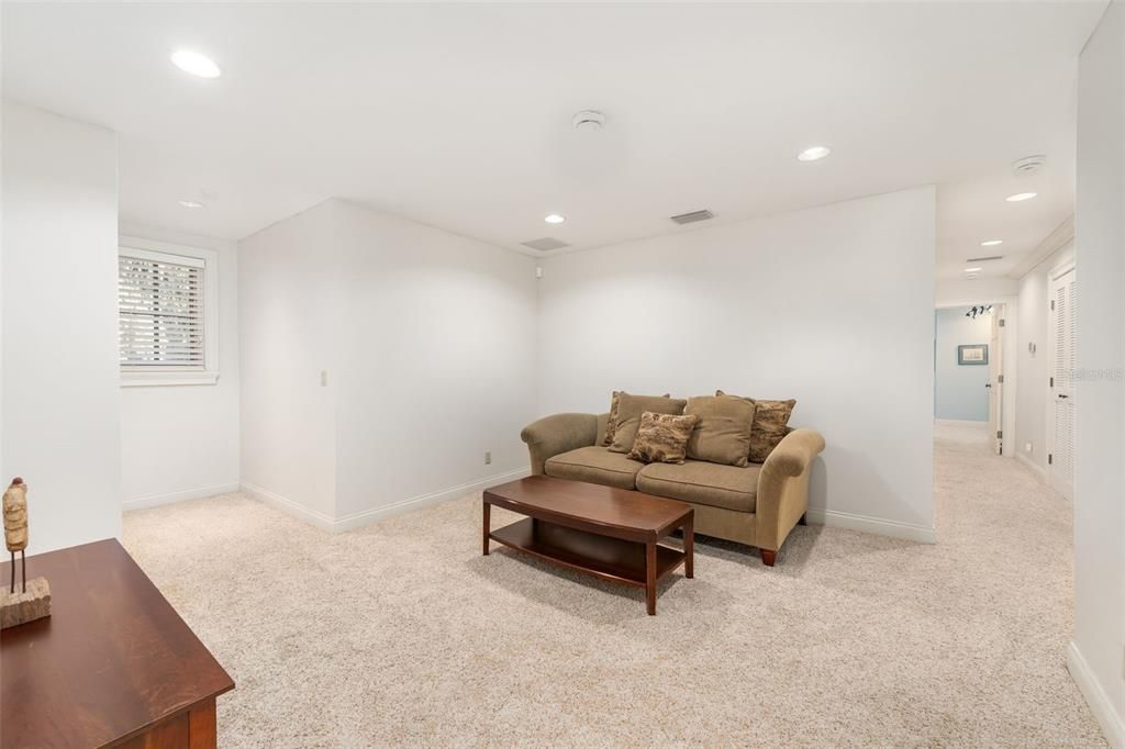 待售: $1,685,000 (6 贝兹, 5 浴室, 6343 平方英尺)