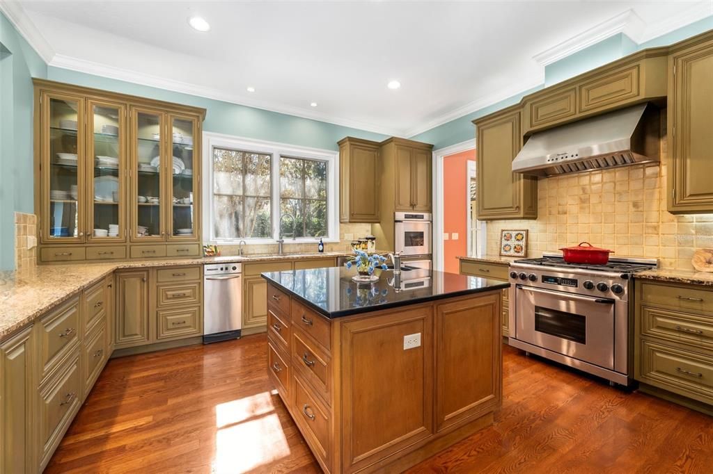 待售: $1,685,000 (6 贝兹, 5 浴室, 6343 平方英尺)