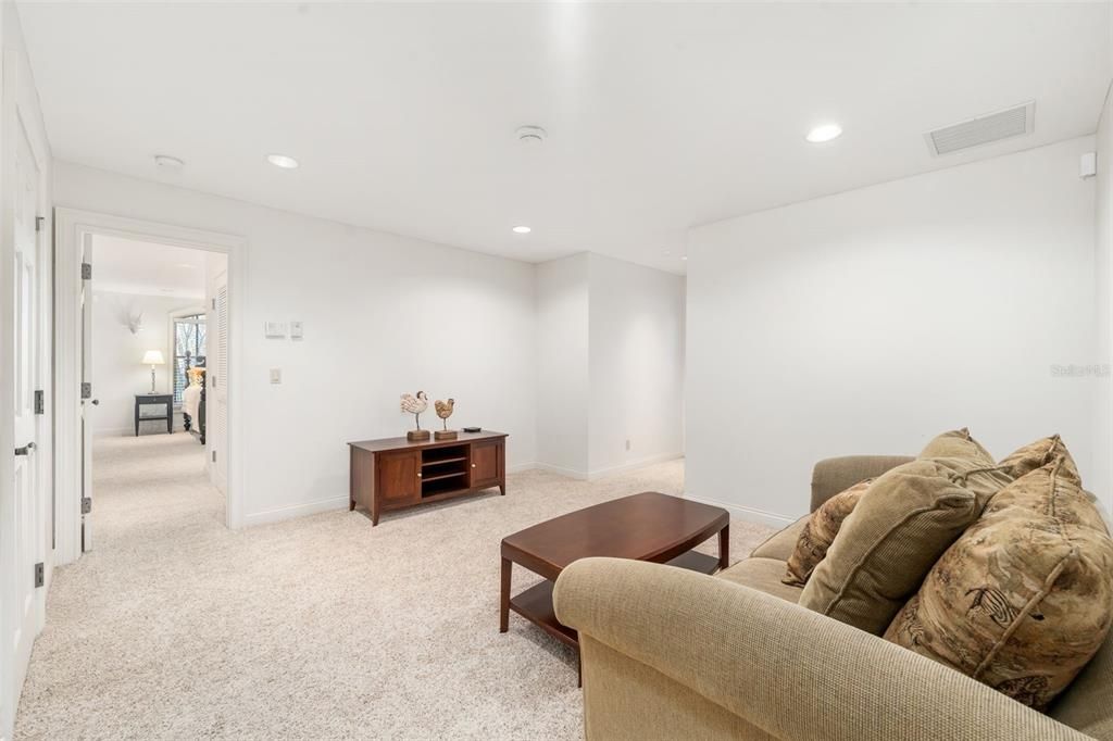 待售: $1,685,000 (6 贝兹, 5 浴室, 6343 平方英尺)