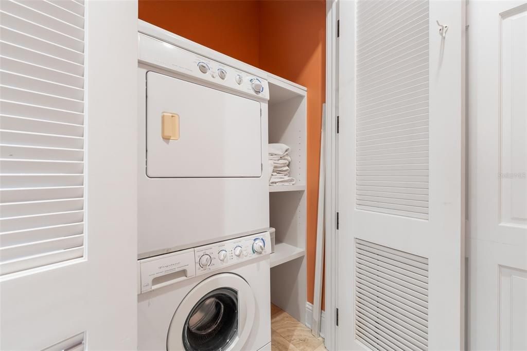 待售: $1,685,000 (6 贝兹, 5 浴室, 6343 平方英尺)