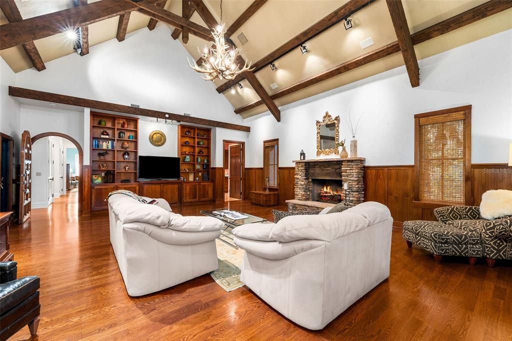 待售: $1,685,000 (6 贝兹, 5 浴室, 6343 平方英尺)