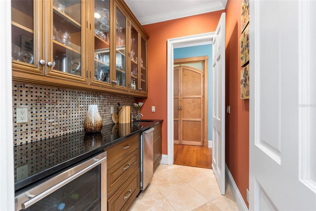 待售: $1,685,000 (6 贝兹, 5 浴室, 6343 平方英尺)