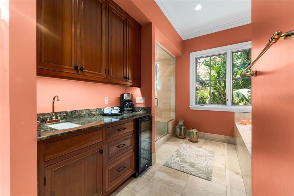 待售: $1,685,000 (6 贝兹, 5 浴室, 6343 平方英尺)