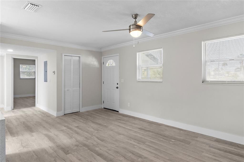 En Venta: $280,000 (3 camas, 2 baños, 1120 Pies cuadrados)