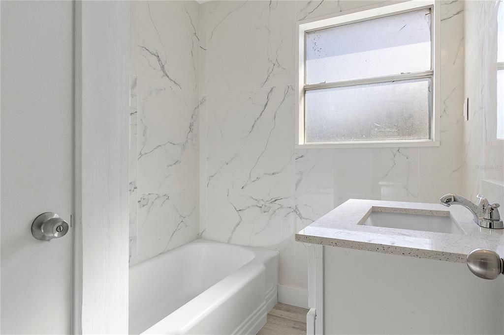 En Venta: $280,000 (3 camas, 2 baños, 1120 Pies cuadrados)