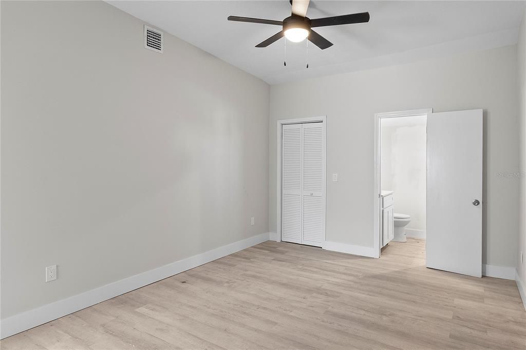 En Venta: $280,000 (3 camas, 2 baños, 1120 Pies cuadrados)