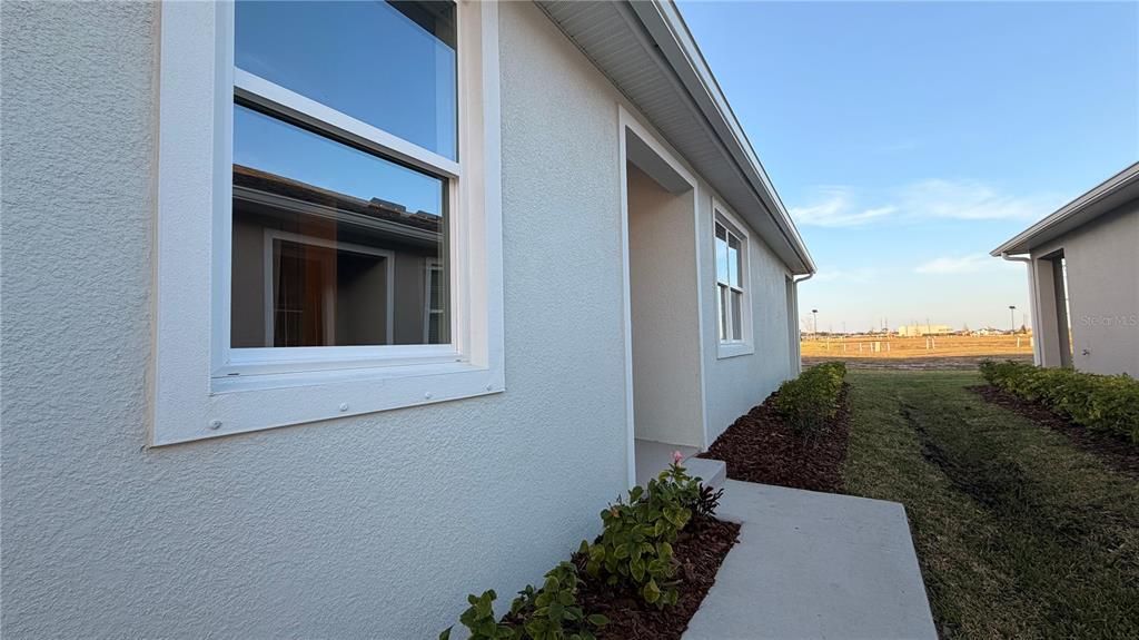 For Sale: $299,750 (3 beds, 2 baths, 1433 Square Feet)