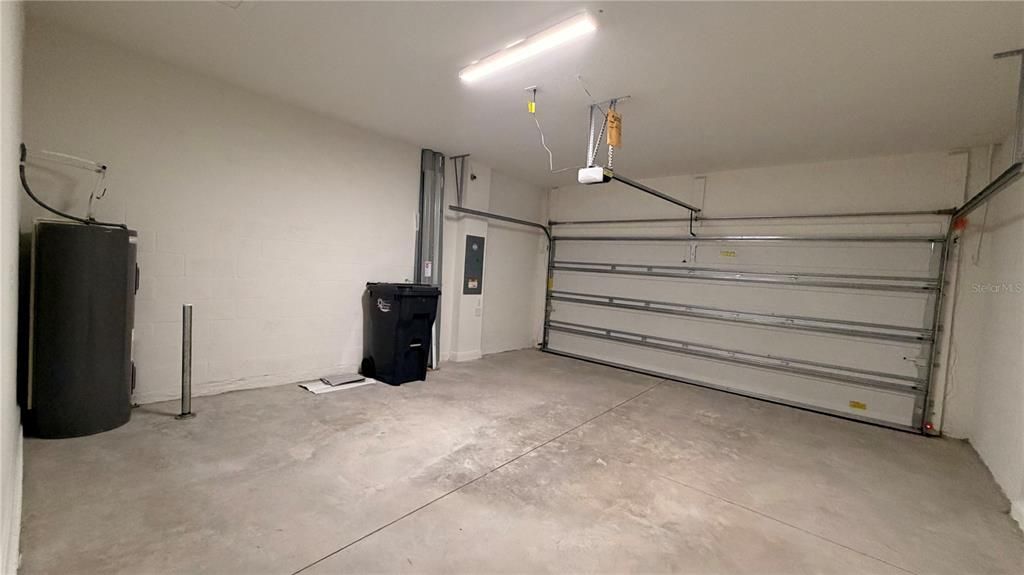 For Sale: $299,750 (3 beds, 2 baths, 1433 Square Feet)