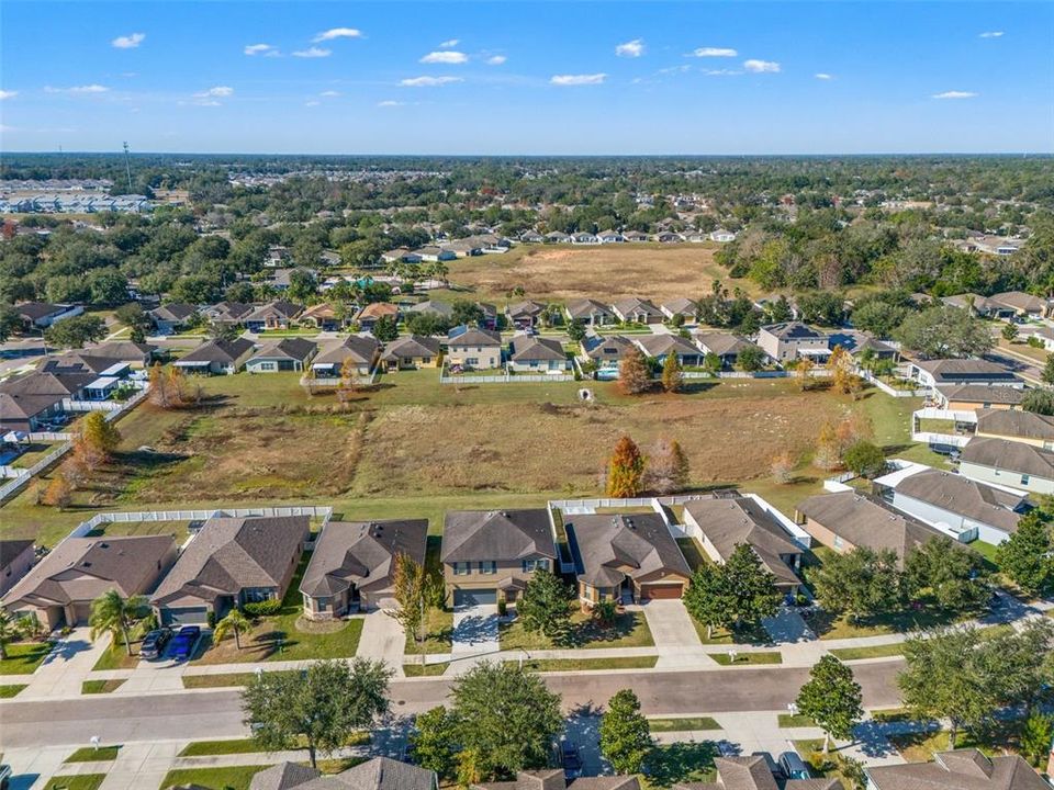 待售: $400,000 (4 贝兹, 2 浴室, 2612 平方英尺)