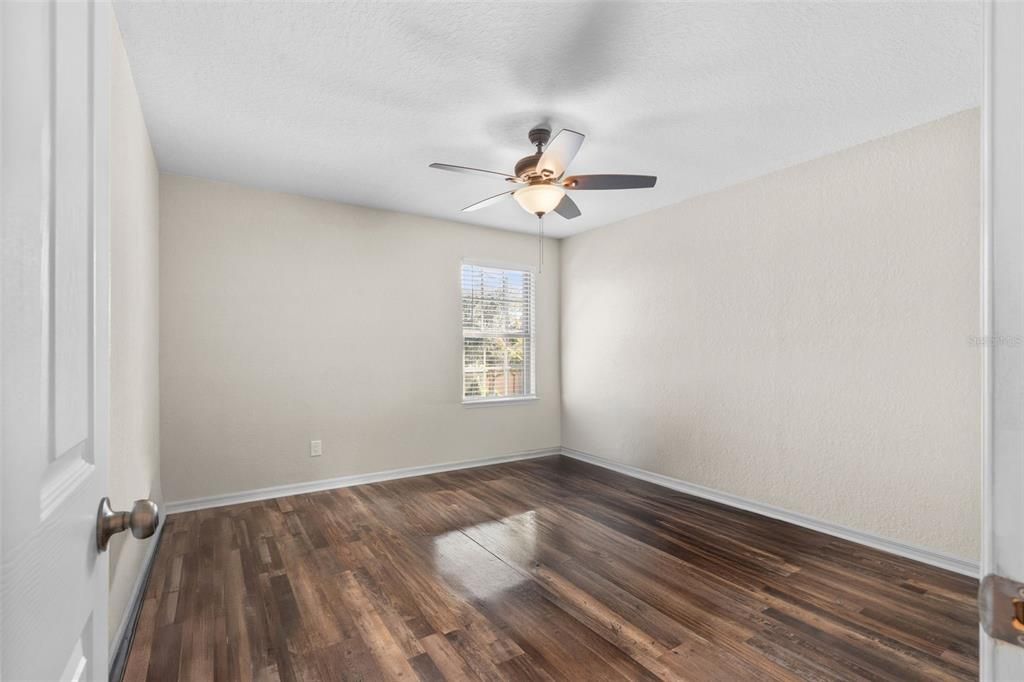 待售: $400,000 (4 贝兹, 2 浴室, 2612 平方英尺)