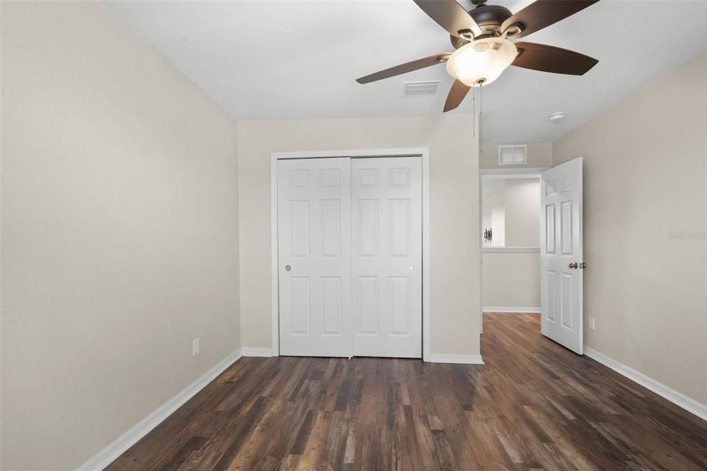 待售: $400,000 (4 贝兹, 2 浴室, 2612 平方英尺)