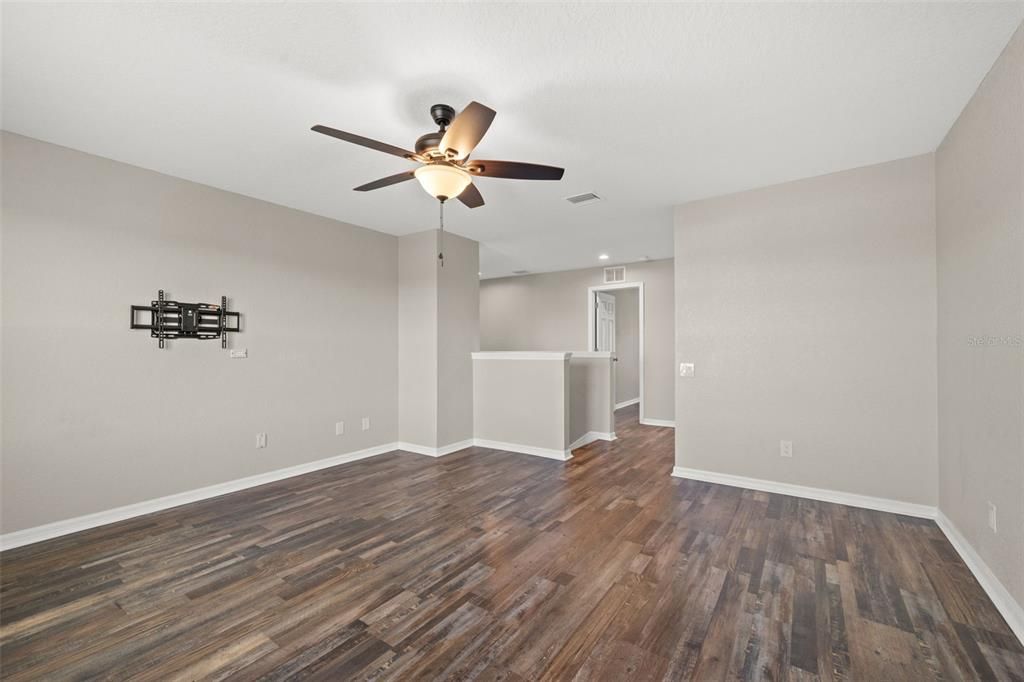 待售: $400,000 (4 贝兹, 2 浴室, 2612 平方英尺)