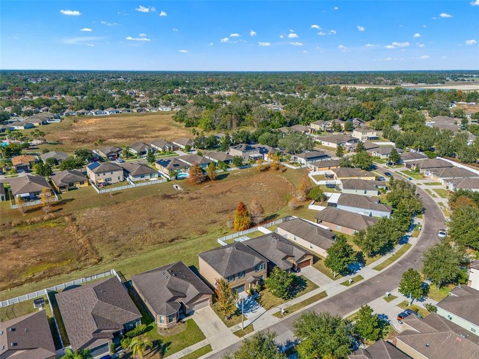 待售: $400,000 (4 贝兹, 2 浴室, 2612 平方英尺)