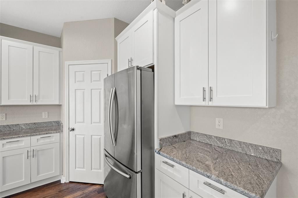 待售: $400,000 (4 贝兹, 2 浴室, 2612 平方英尺)