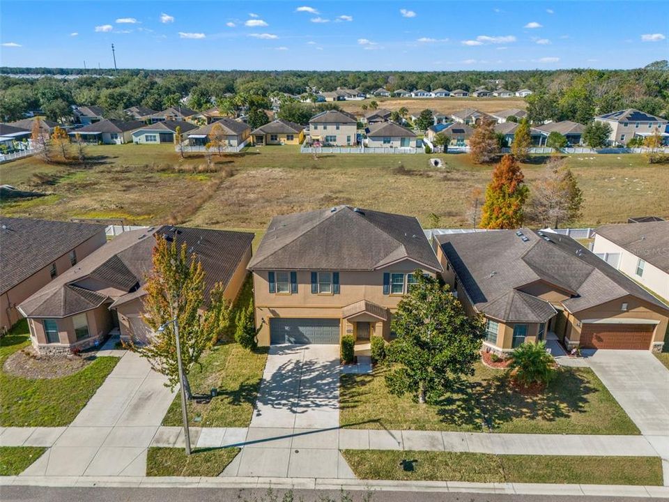 待售: $400,000 (4 贝兹, 2 浴室, 2612 平方英尺)