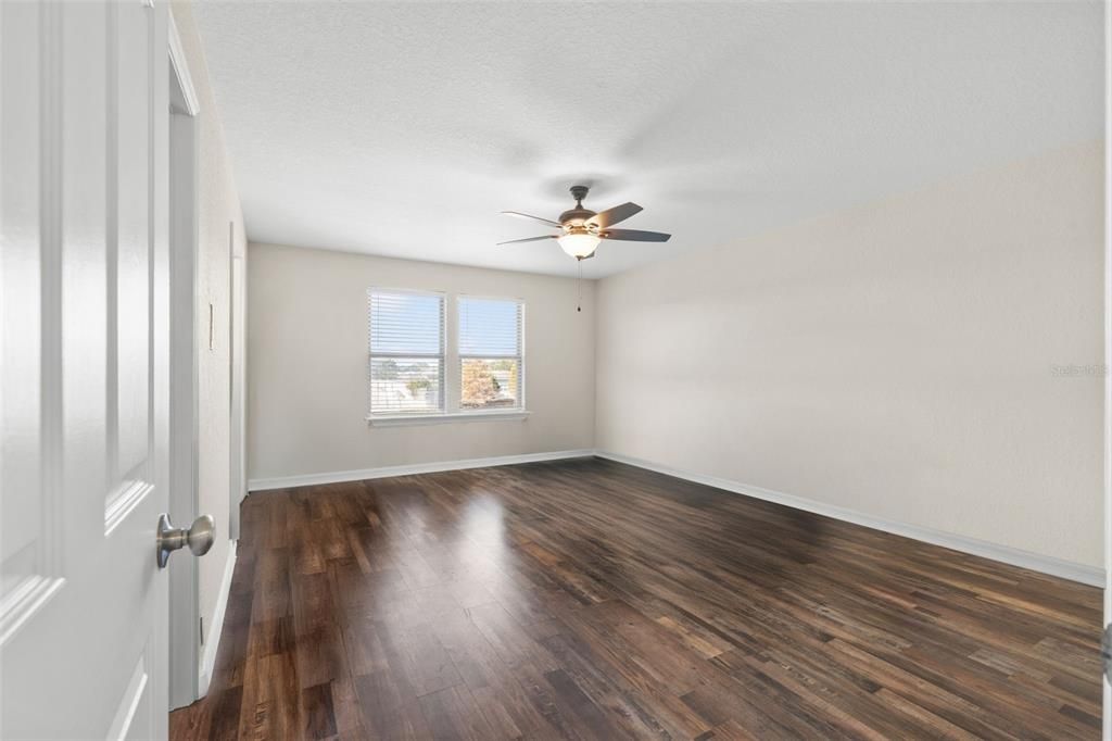 待售: $400,000 (4 贝兹, 2 浴室, 2612 平方英尺)