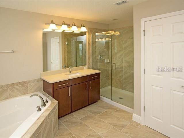 For Rent: $3,500 (4 beds, 3 baths, 2876 Square Feet)