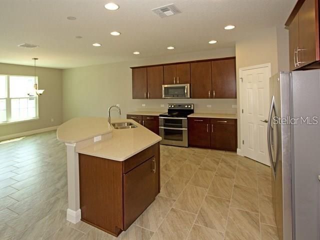 For Rent: $3,500 (4 beds, 3 baths, 2876 Square Feet)