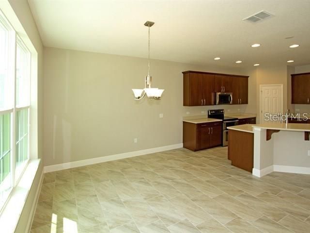 For Rent: $3,500 (4 beds, 3 baths, 2876 Square Feet)