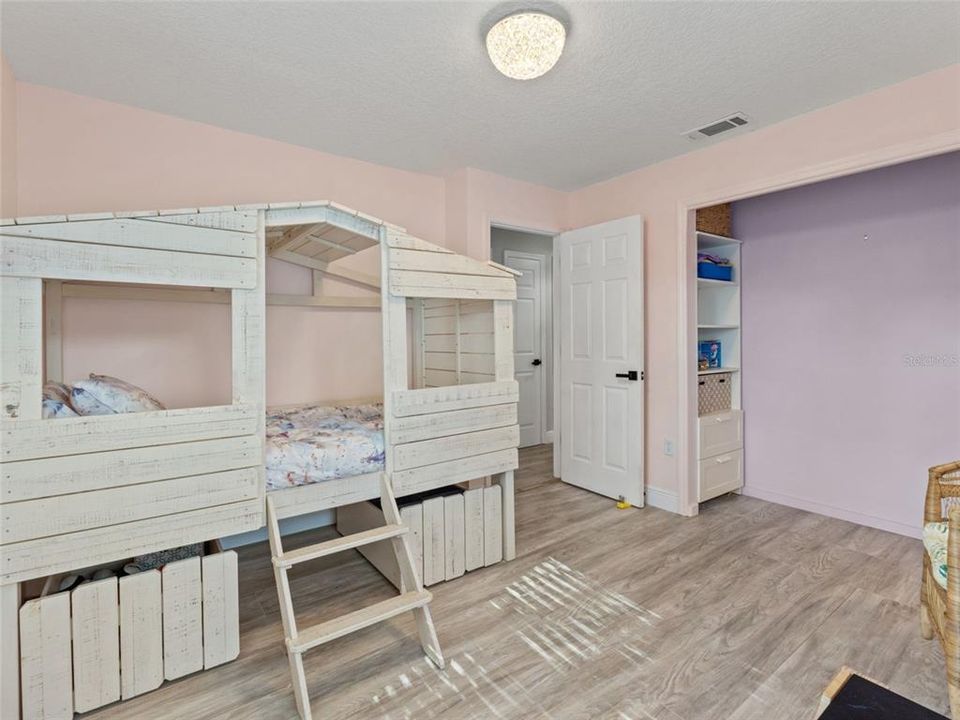 For Sale: $385,000 (3 beds, 2 baths, 1996 Square Feet)