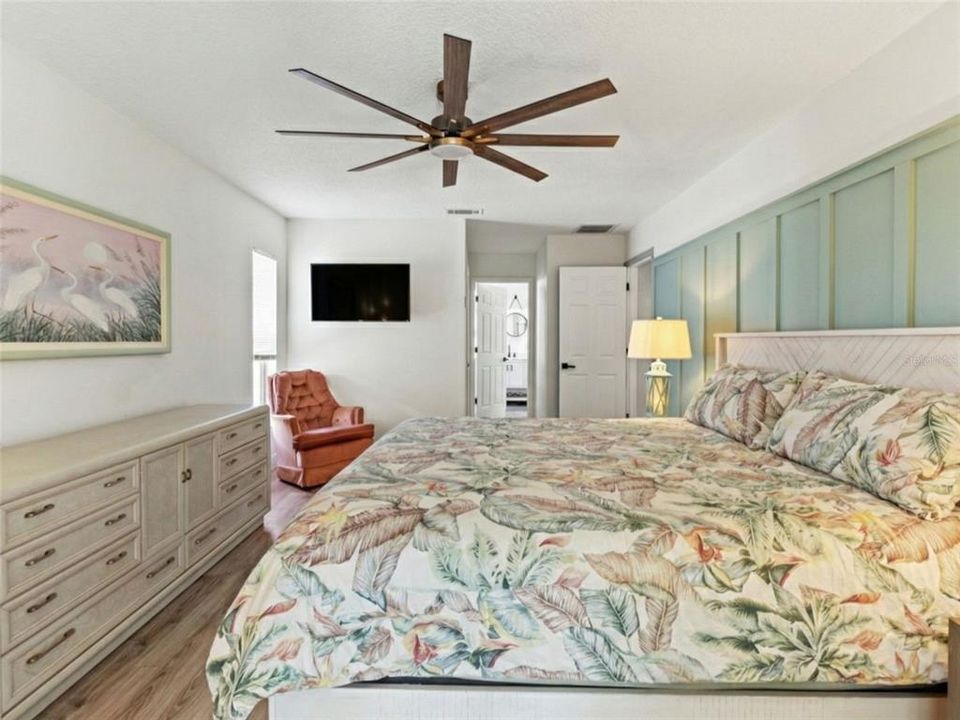 For Sale: $385,000 (3 beds, 2 baths, 1996 Square Feet)