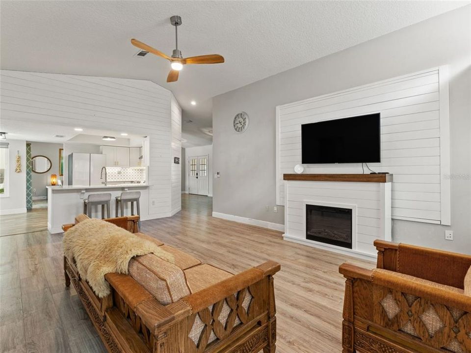 For Sale: $385,000 (3 beds, 2 baths, 1996 Square Feet)