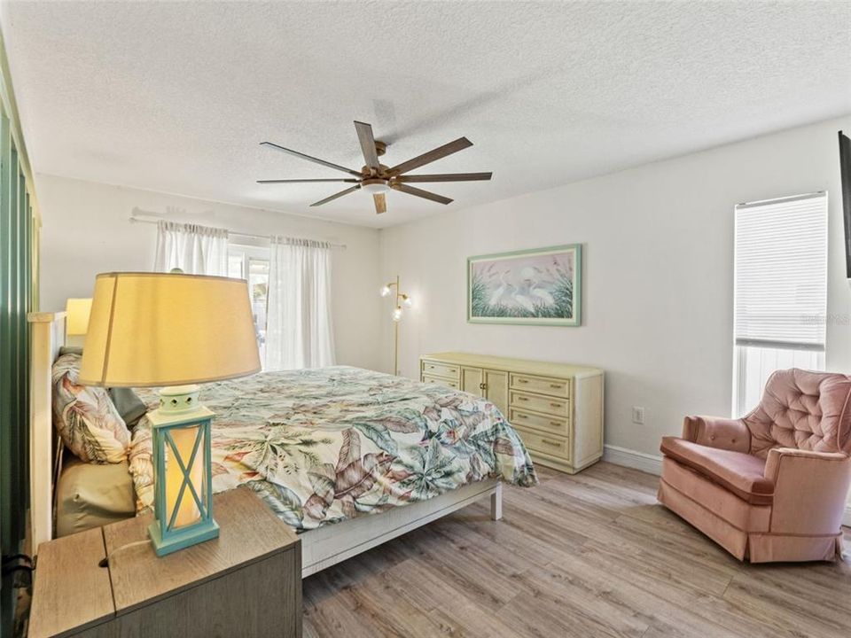 For Sale: $385,000 (3 beds, 2 baths, 1996 Square Feet)