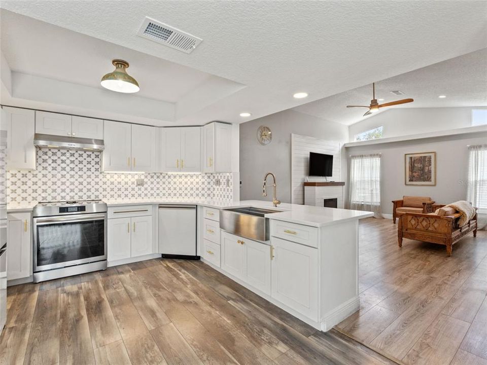 For Sale: $385,000 (3 beds, 2 baths, 1996 Square Feet)